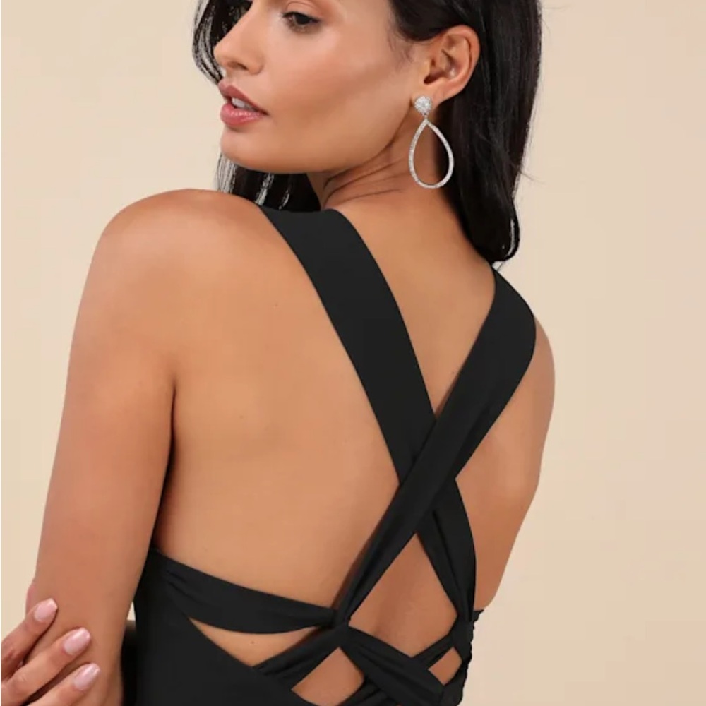 Taline Strappy Mermaid Evening Gown - Picture 4 of 6